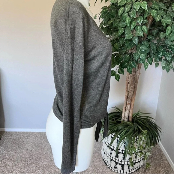 NWT Madewell Women’s Modern Tie Front Lightweight Sweater Grey - Picture 5 of 9